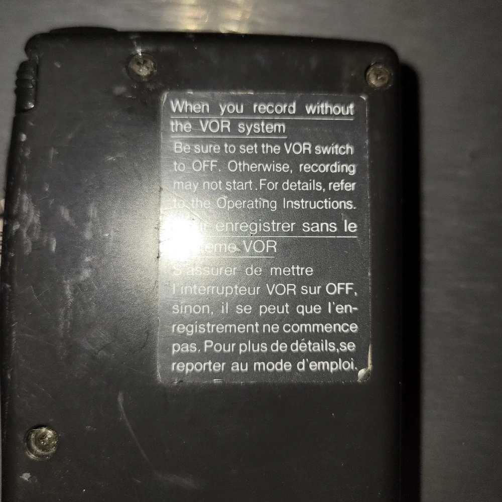 Sony M-440V Microcassette-Corder Voice Recorder VOR Handheld Tape Player Cracked